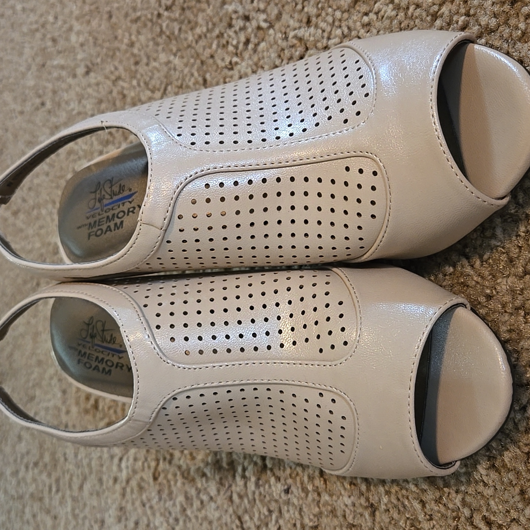 Life Stride Velocity Peep Toe Heels Size 8